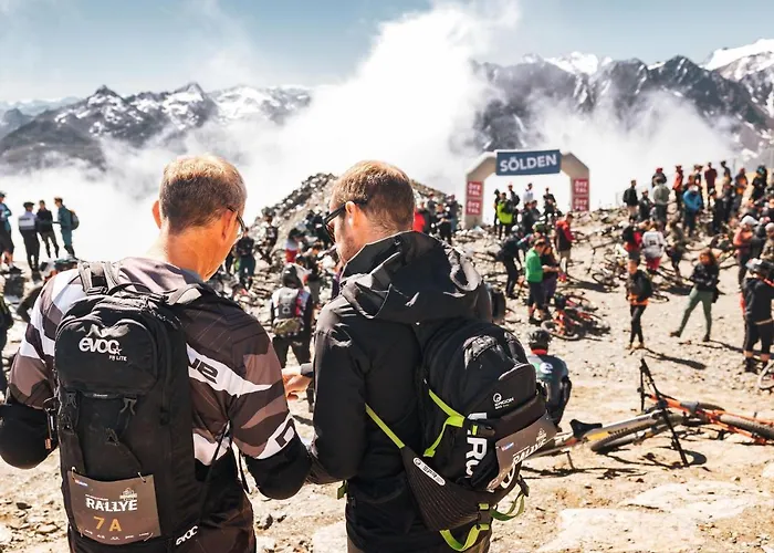 Apartment In Near Lift