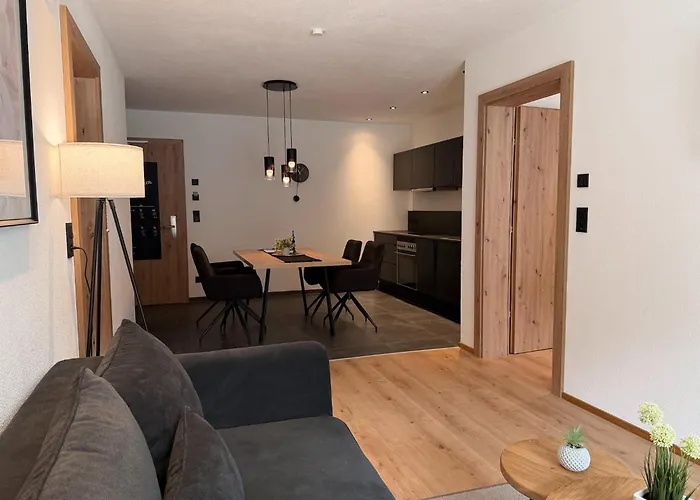 In Near Lift Apartment