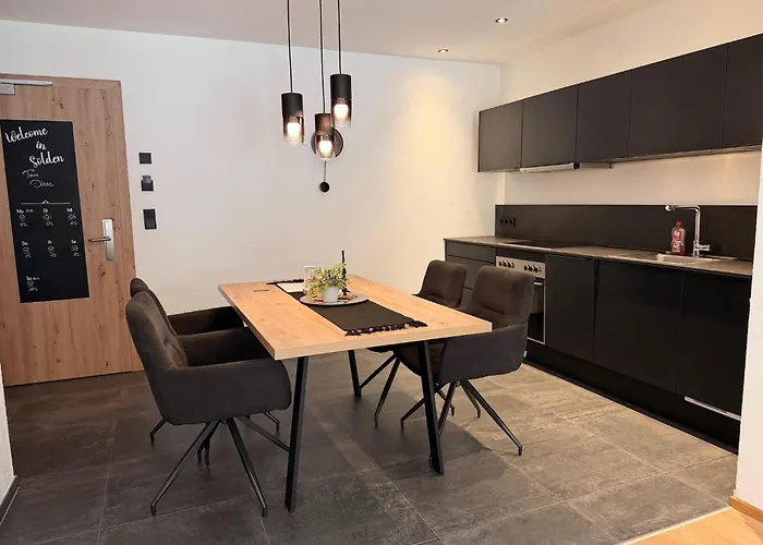 Apartment In Near Lift