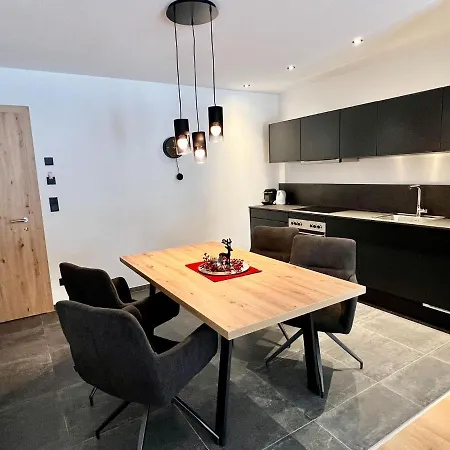 In Near Lift Ζόλντεν