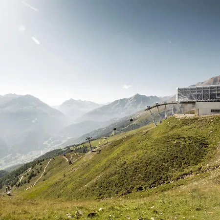 In Near Lift Апартаменты