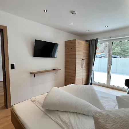 Inviting In With Terrace Daire *