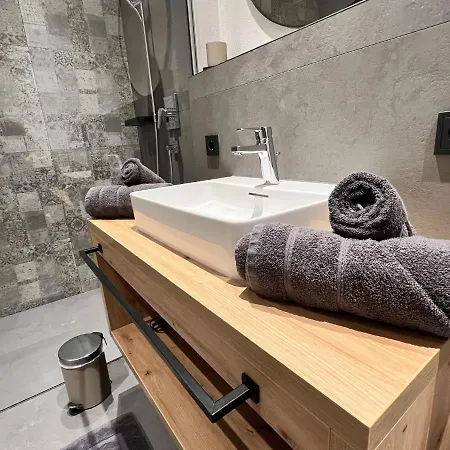 Apartman Inviting In With Terrace