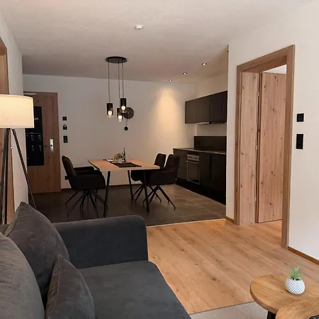 In Near Lift Apartment